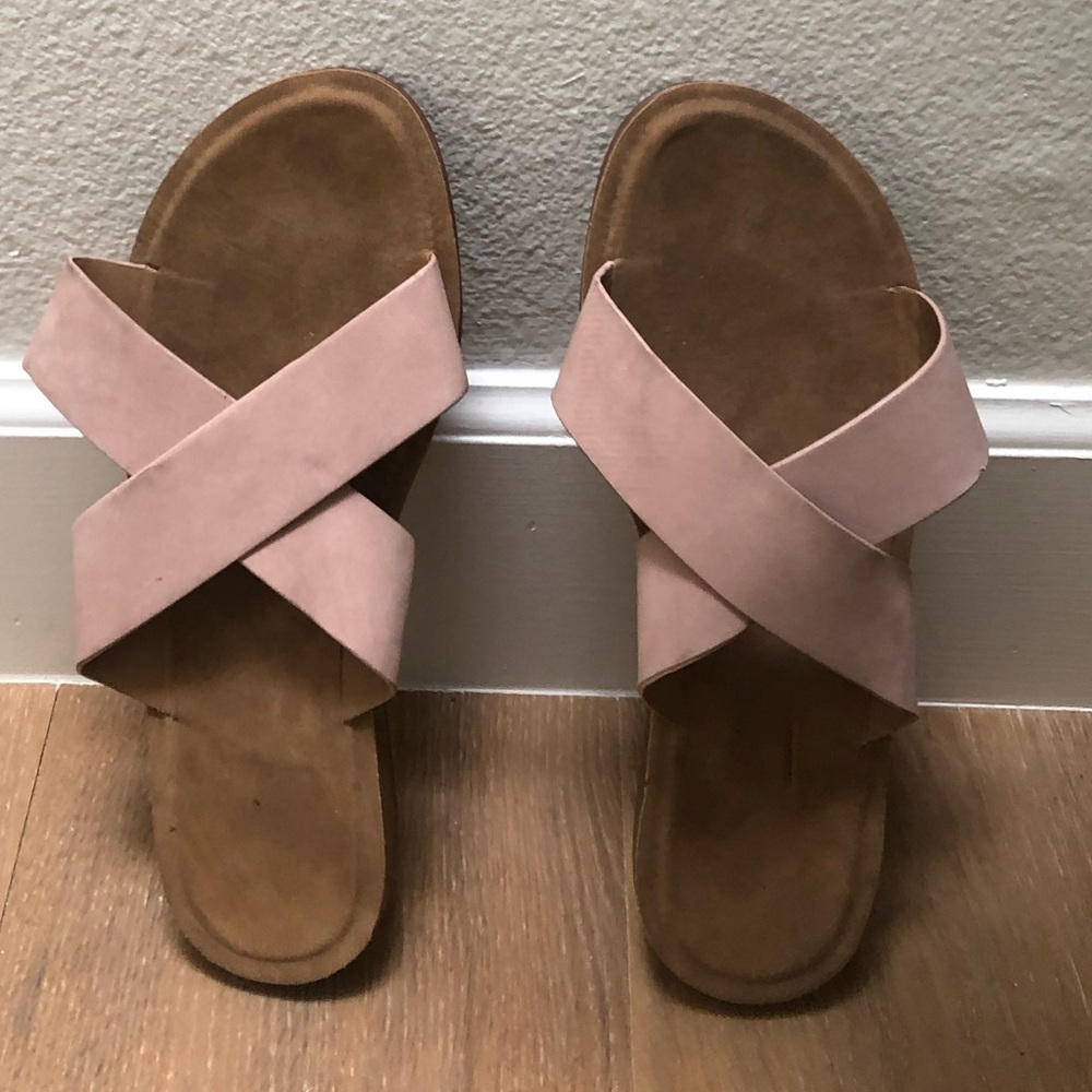 Pink sandals, like new, perfect for spring and summer!🌷